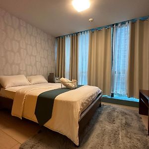 Bgc One Uptown Suite By Christine Suites Ph